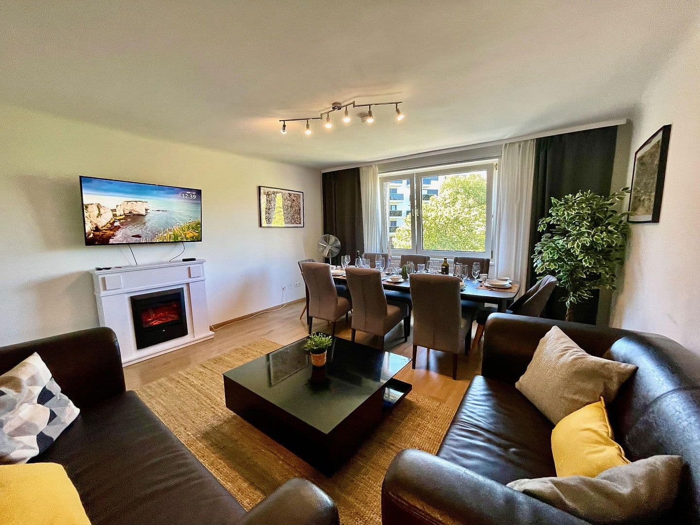 Prenájom bytu 5-izbový 101 m², Johann Nepomuk Berger Platz 4/10, Wien, Viedeň Prenájom bytu 5-izbový 101 m², Johann Nepomuk Berger Platz 4/10, Wien, Viedeň