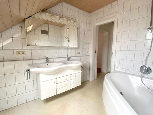 Predaj bytu 4-izbový 92 m², Herbrechtingen, Bádensko-Wurttembersko Predaj bytu 4-izbový 92 m², Herbrechtingen, Bádensko-Wurttembersko