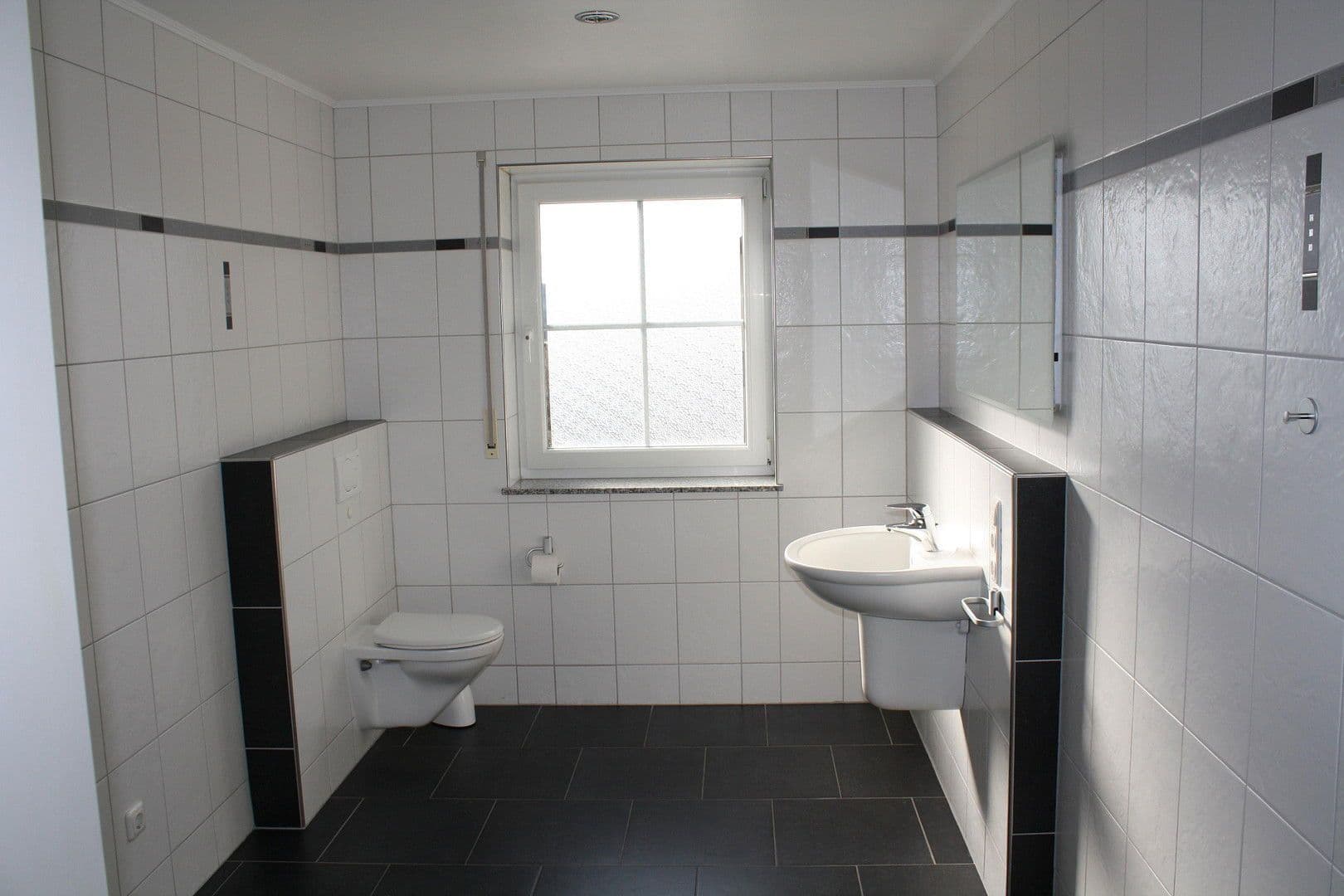 Predaj domu 229 m², pozemek 1.132 m², Messerich, Porýnie-Falcko Predaj domu 229 m², pozemek 1.132 m², Messerich, Porýnie-Falcko