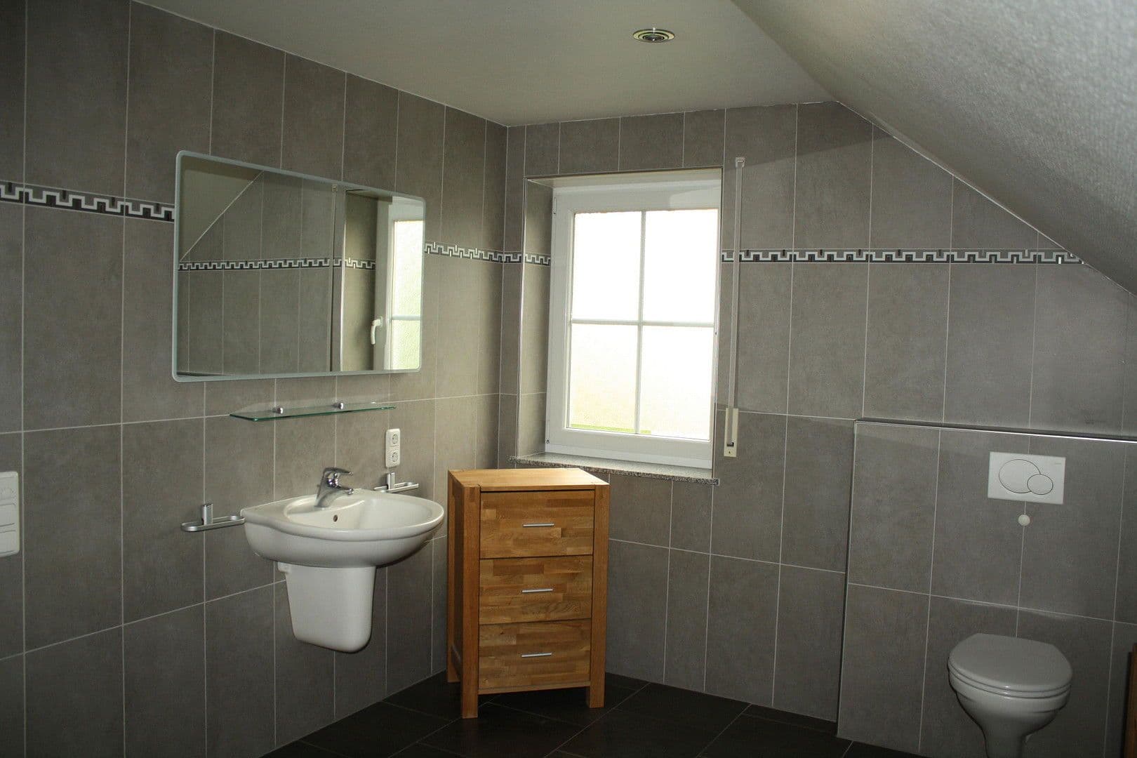 Predaj domu 229 m², pozemek 1.132 m², Messerich, Porýnie-Falcko Predaj domu 229 m², pozemek 1.132 m², Messerich, Porýnie-Falcko