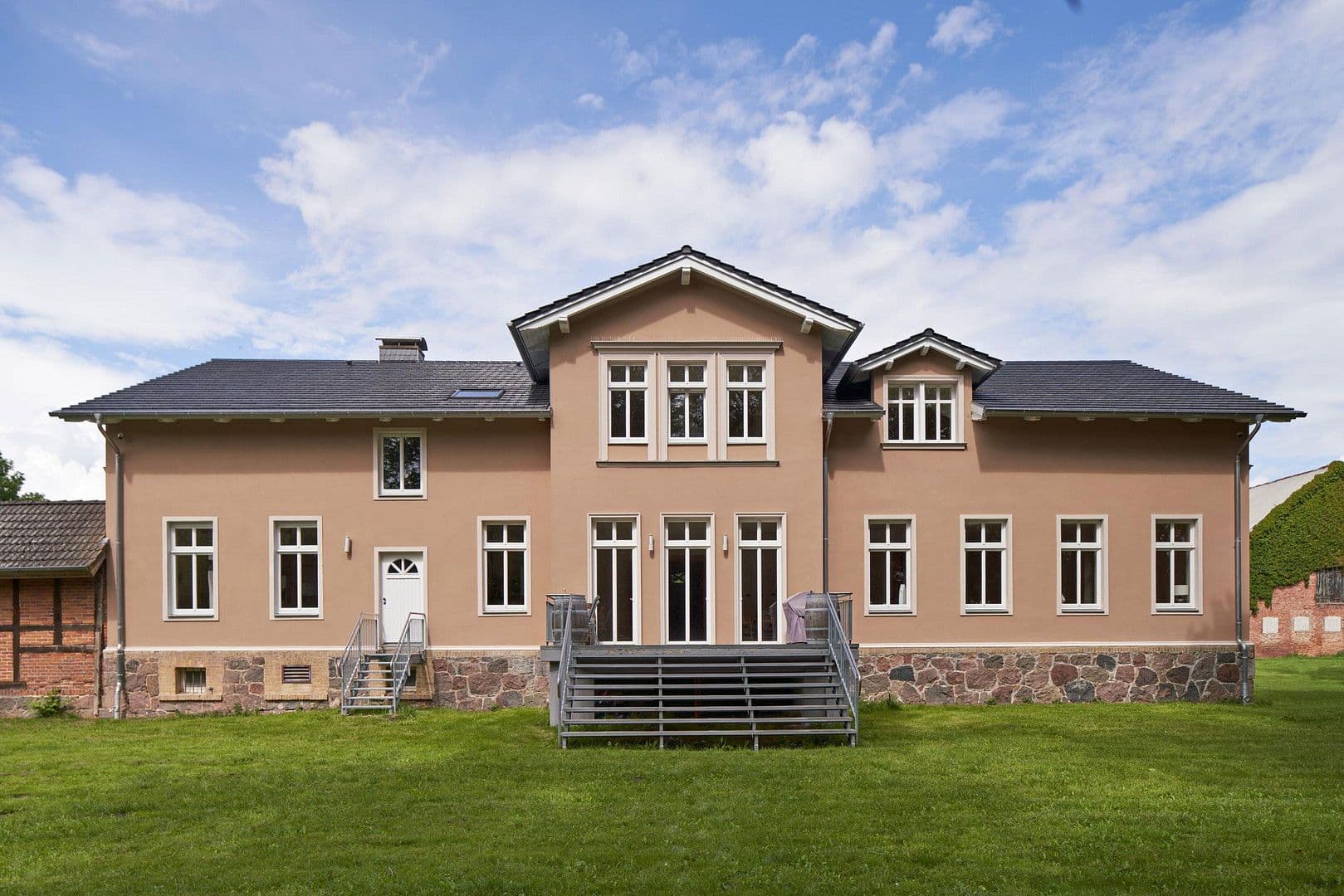 Predaj domu 624 m², pozemek 15.495 m², Gützkow, Meklenbursko-Predpomoransko Predaj domu 624 m², pozemek 15.495 m², Gützkow, Meklenbursko-Predpomoransko