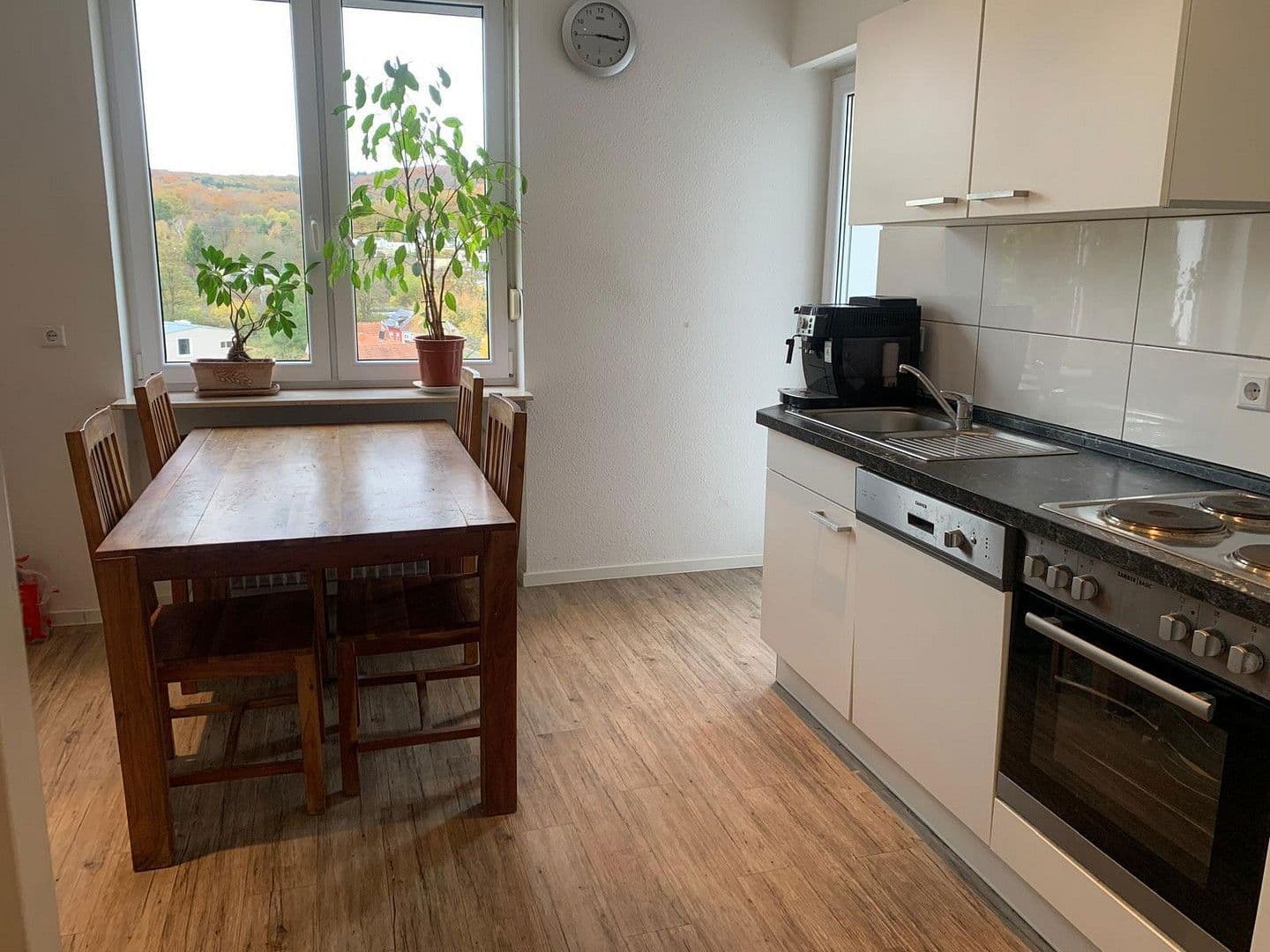 Prenájom bytu 3-izbový 85 m², Am Emmersberg 43, Saarbrücken, Sársko Prenájom bytu 3-izbový 85 m², Am Emmersberg 43, Saarbrücken, Sársko