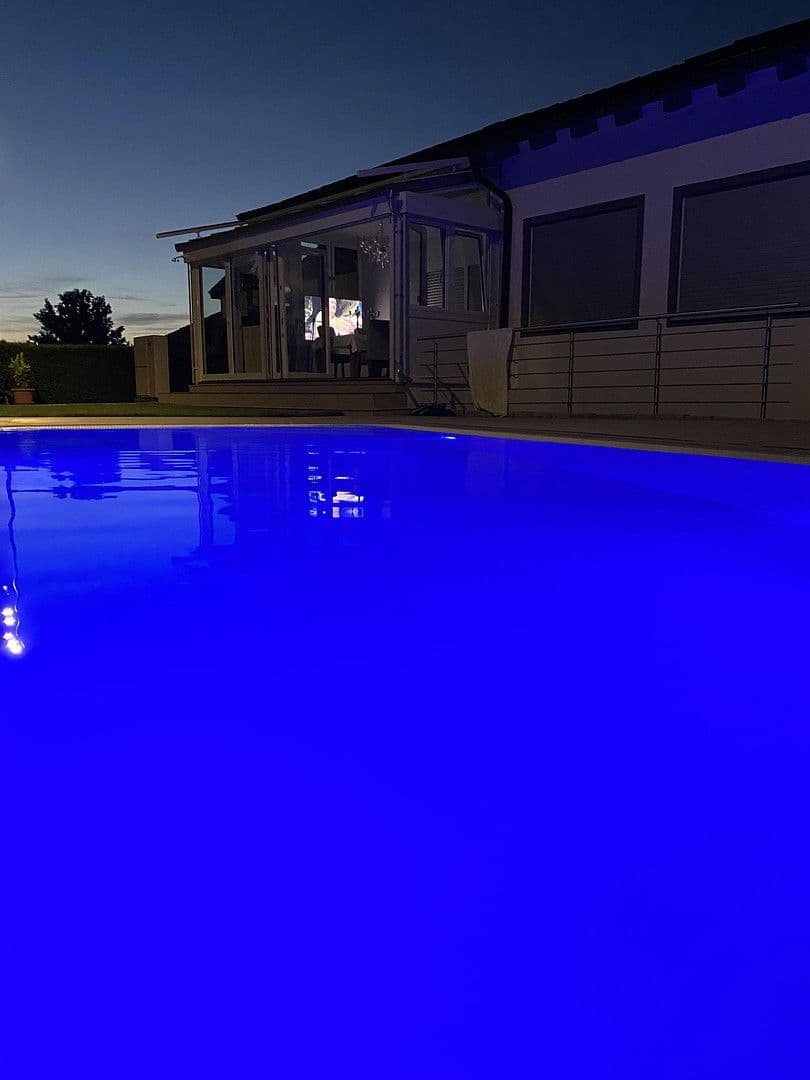 Predaj domu 234 m², pozemek 573 m², Weilheim, Bádensko-Wurttembersko Predaj domu 234 m², pozemek 573 m², Weilheim, Bádensko-Wurttembersko