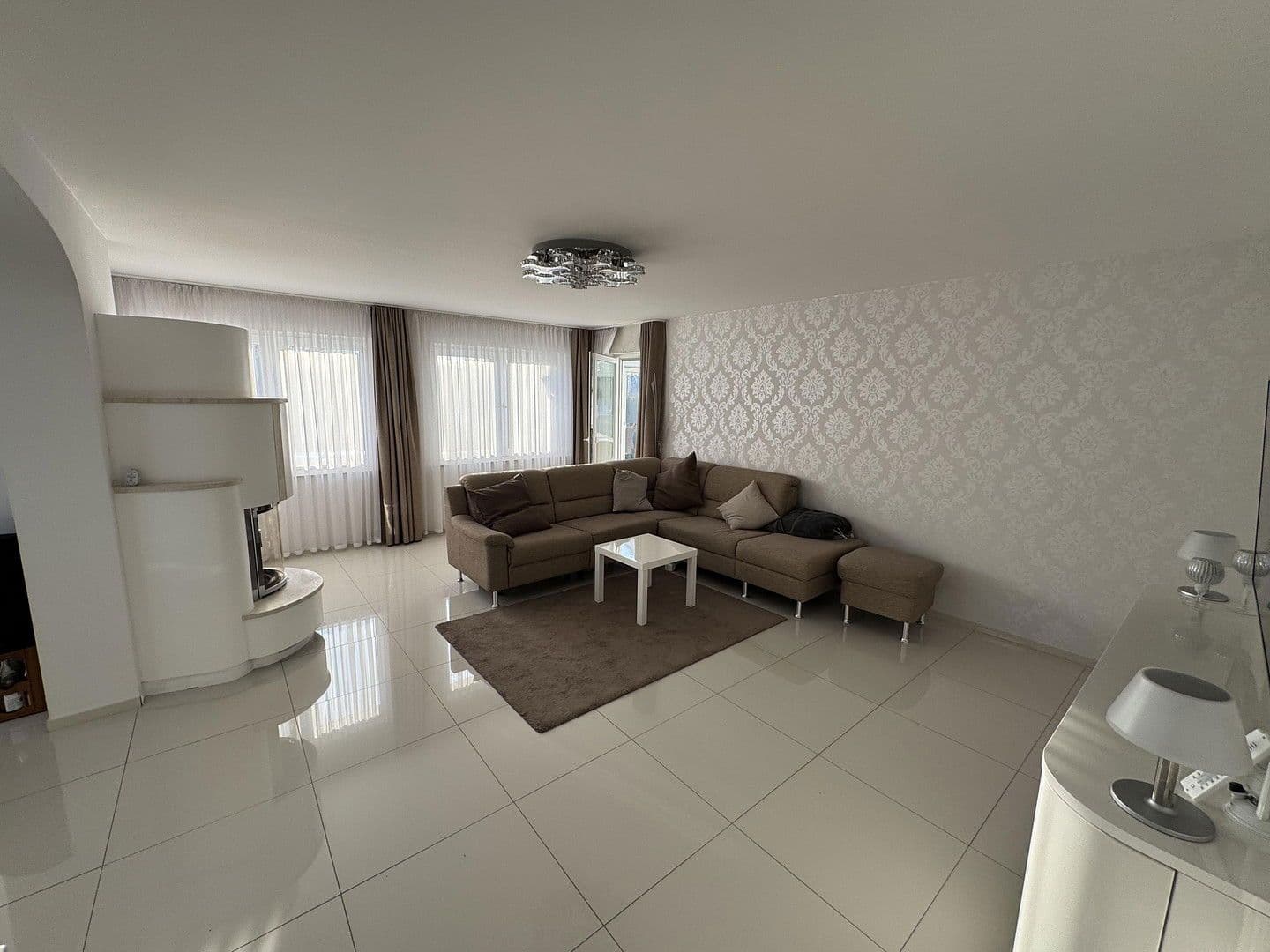 Predaj domu 234 m², pozemek 573 m², Weilheim, Bádensko-Wurttembersko Predaj domu 234 m², pozemek 573 m², Weilheim, Bádensko-Wurttembersko