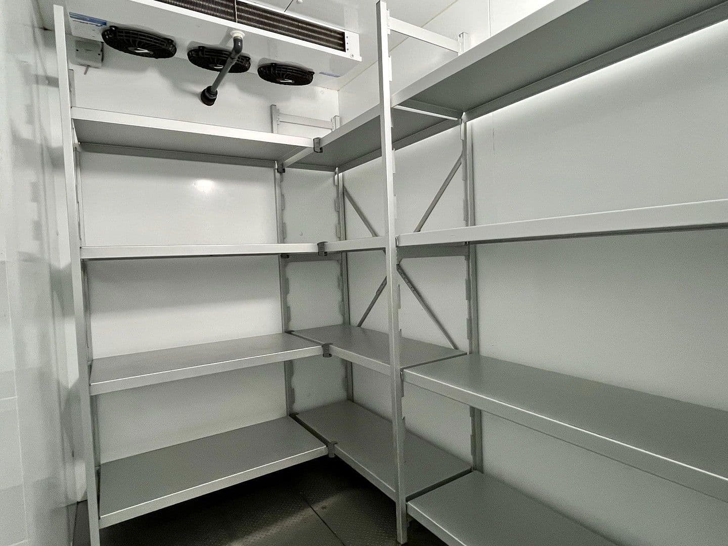 Prenájom nebytového priestoru 212 m², Neustadt in Holstein, Šlezvicko-Holštajnsko Prenájom nebytového priestoru 212 m², Neustadt in Holstein, Šlezvicko-Holštajnsko