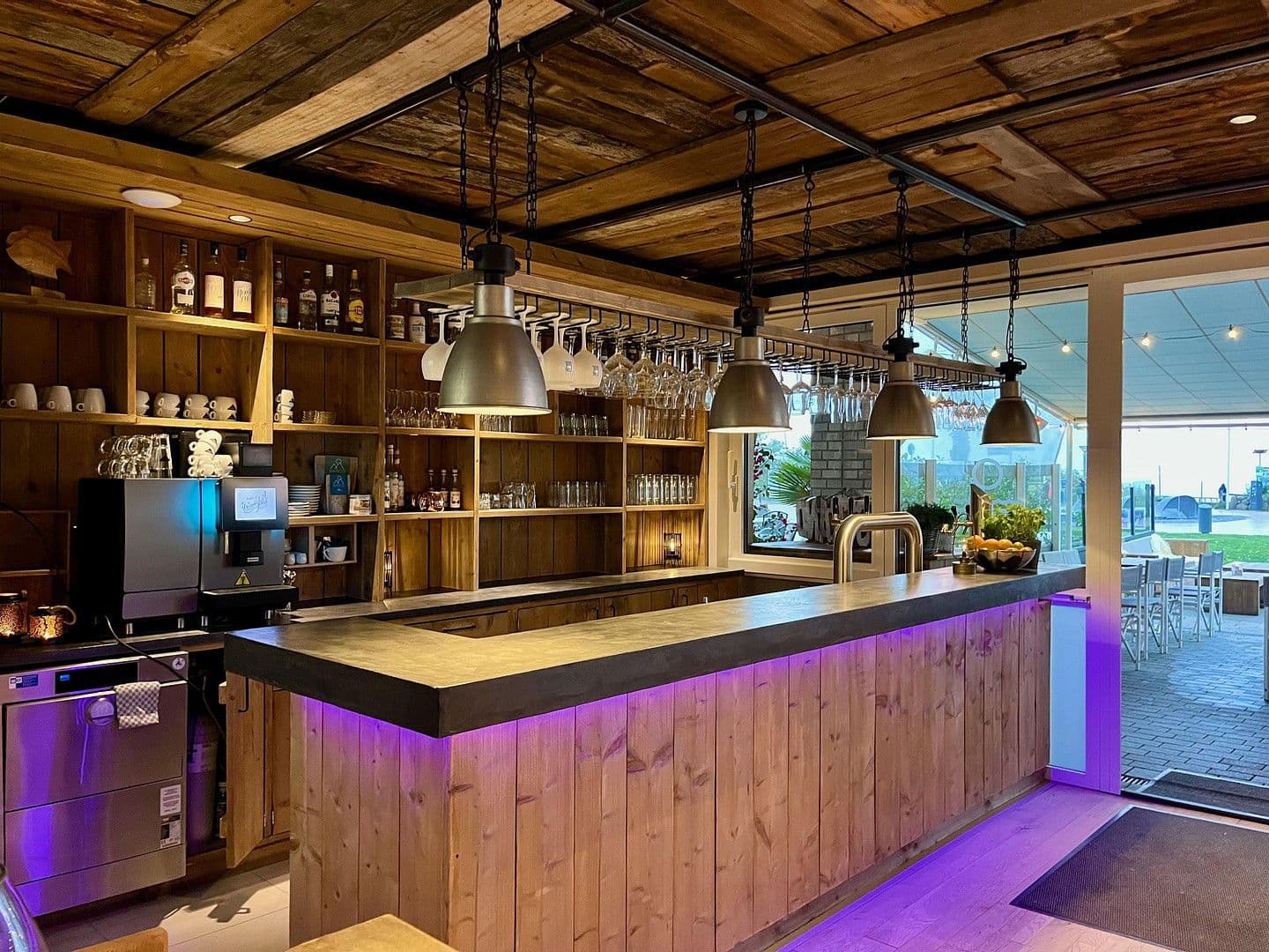 Prenájom nebytového priestoru 212 m², Neustadt in Holstein, Šlezvicko-Holštajnsko Prenájom nebytového priestoru 212 m², Neustadt in Holstein, Šlezvicko-Holštajnsko