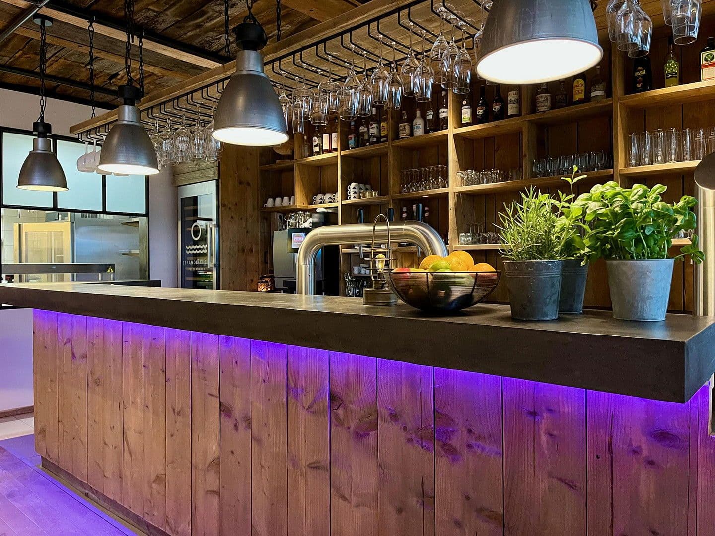 Prenájom nebytového priestoru 212 m², Neustadt in Holstein, Šlezvicko-Holštajnsko Prenájom nebytového priestoru 212 m², Neustadt in Holstein, Šlezvicko-Holštajnsko