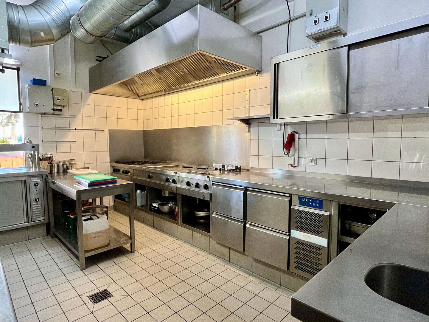 Prenájom nebytového priestoru 212 m², Neustadt in Holstein, Šlezvicko-Holštajnsko Prenájom nebytového priestoru 212 m², Neustadt in Holstein, Šlezvicko-Holštajnsko