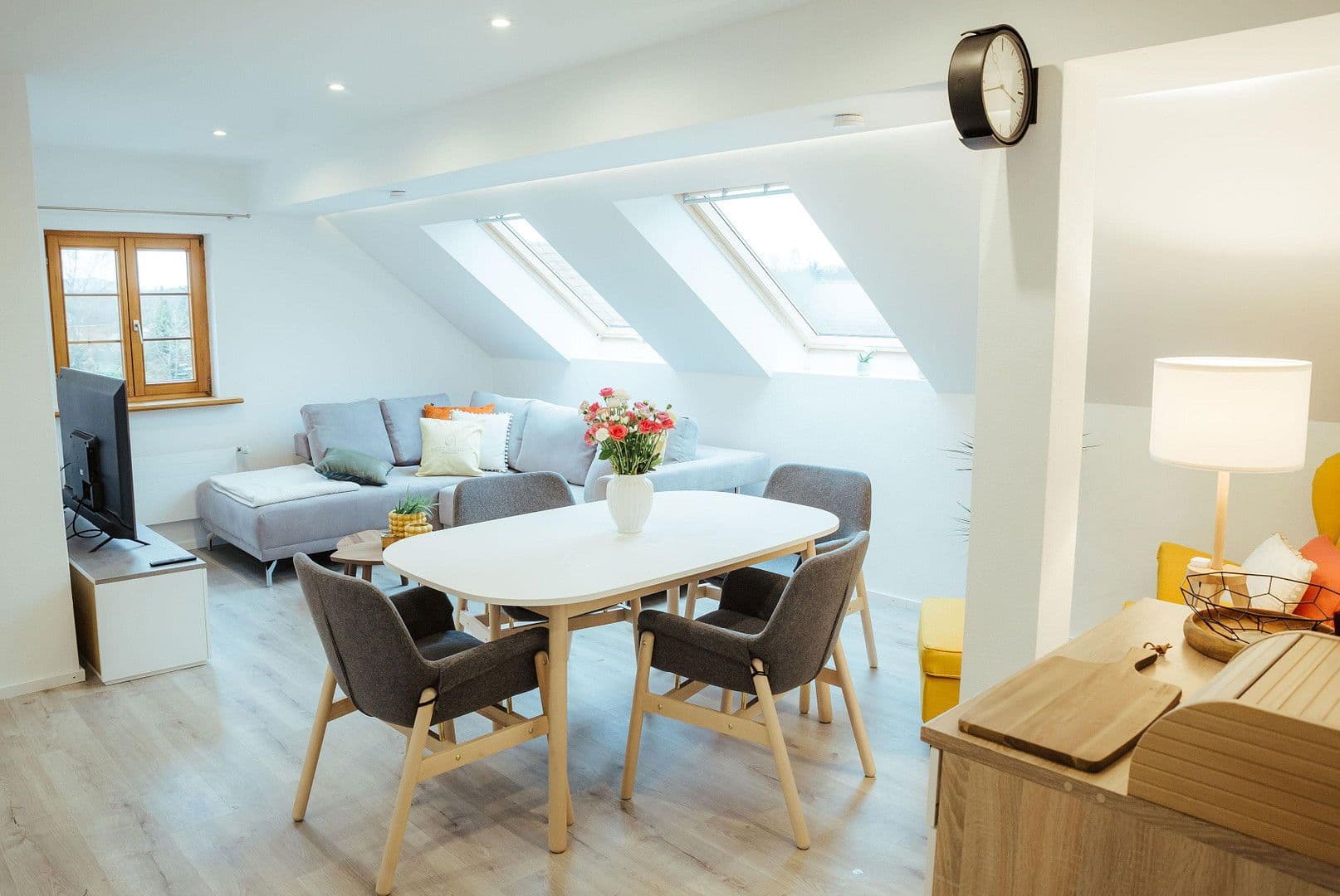 Prenájom bytu 3-izbový 70 m², Kehlhofstr. 19, Büsingen am Hochrhein, Bádensko-Wurttembersko Prenájom bytu 3-izbový 70 m², Kehlhofstr. 19, Büsingen am Hochrhein, Bádensko-Wurttembersko