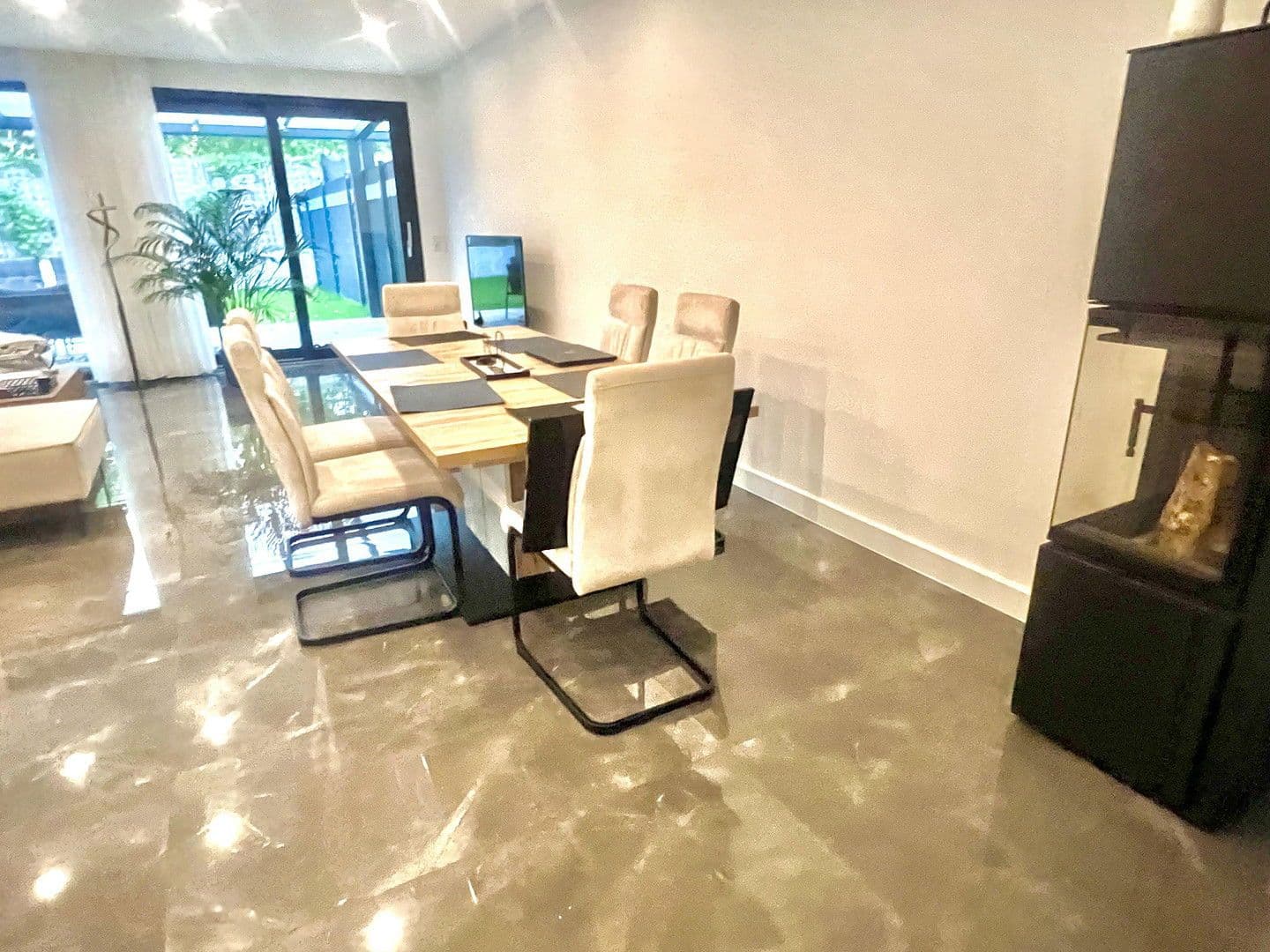 Prenájom domu 200 m², pozemek 150 m², Auf der Weingartsweide 20 A, Neuberg, Hesensko Prenájom domu 200 m², pozemek 150 m², Auf der Weingartsweide 20 A, Neuberg, Hesensko