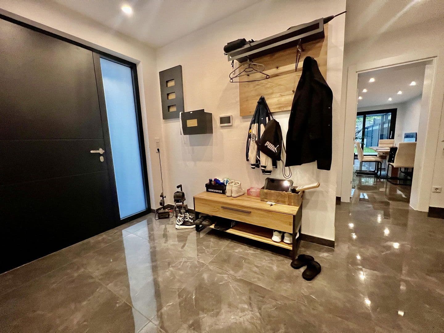 Prenájom domu 200 m², pozemek 150 m², Auf der Weingartsweide 20 A, Neuberg, Hesensko Prenájom domu 200 m², pozemek 150 m², Auf der Weingartsweide 20 A, Neuberg, Hesensko