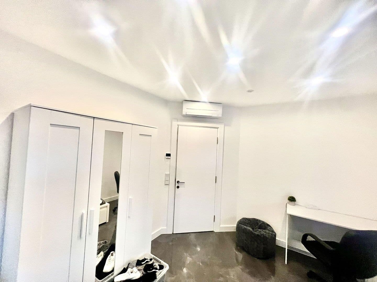 Prenájom domu 200 m², pozemek 150 m², Auf der Weingartsweide 20 A, Neuberg, Hesensko Prenájom domu 200 m², pozemek 150 m², Auf der Weingartsweide 20 A, Neuberg, Hesensko