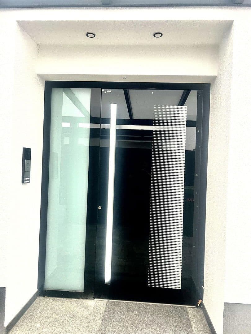 Prenájom domu 200 m², pozemek 150 m², Auf der Weingartsweide 20 A, Neuberg, Hesensko Prenájom domu 200 m², pozemek 150 m², Auf der Weingartsweide 20 A, Neuberg, Hesensko