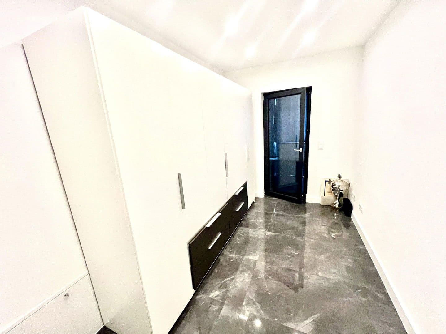 Prenájom domu 200 m², pozemek 150 m², Auf der Weingartsweide 20 A, Neuberg, Hesensko Prenájom domu 200 m², pozemek 150 m², Auf der Weingartsweide 20 A, Neuberg, Hesensko