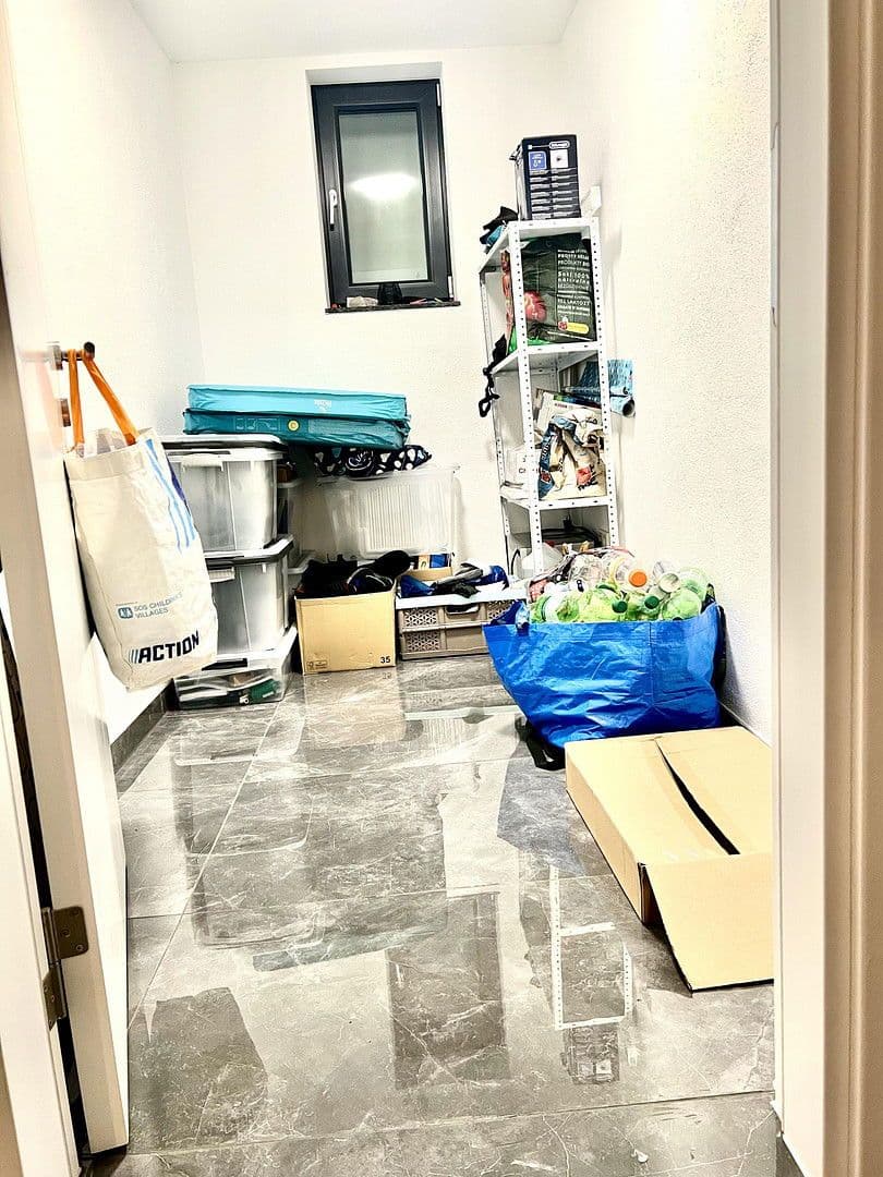 Prenájom domu 200 m², pozemek 150 m², Auf der Weingartsweide 20 A, Neuberg, Hesensko Prenájom domu 200 m², pozemek 150 m², Auf der Weingartsweide 20 A, Neuberg, Hesensko