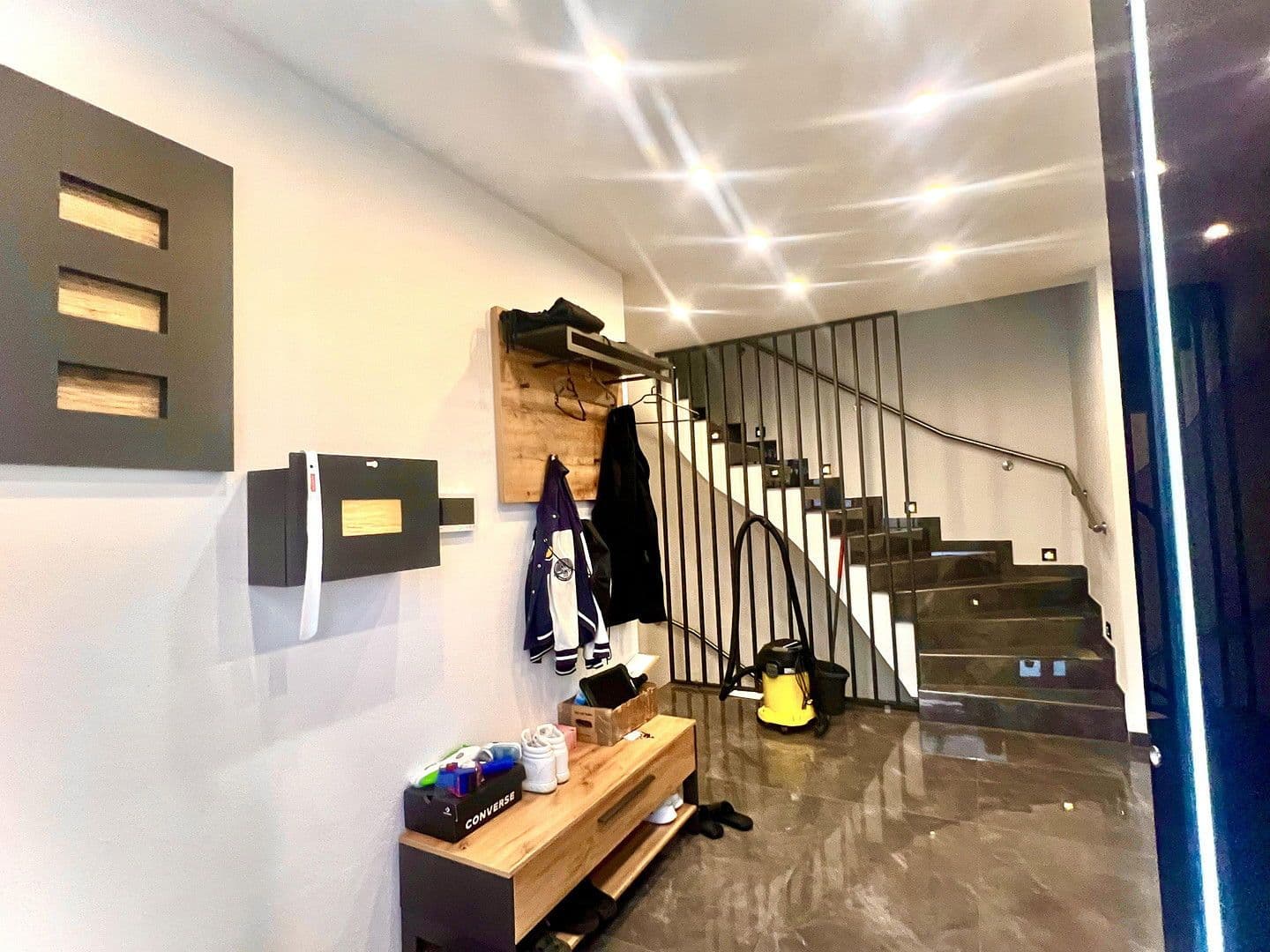 Prenájom domu 200 m², pozemek 150 m², Auf der Weingartsweide 20 A, Neuberg, Hesensko Prenájom domu 200 m², pozemek 150 m², Auf der Weingartsweide 20 A, Neuberg, Hesensko