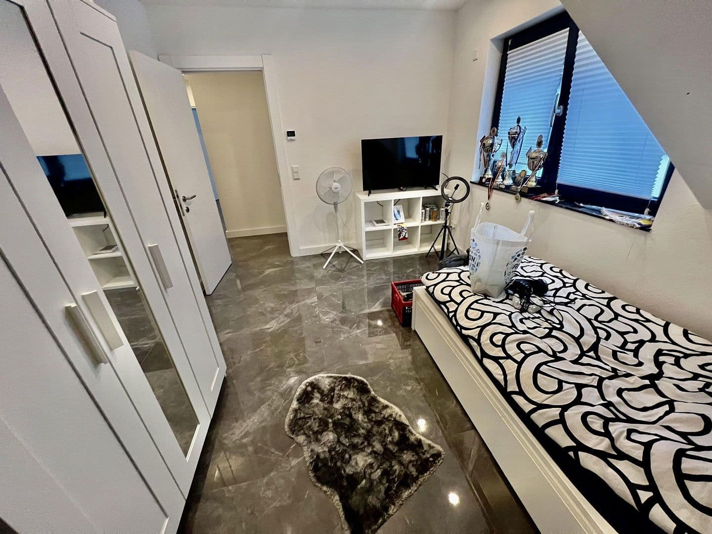 Prenájom domu 200 m², pozemek 150 m², Auf der Weingartsweide 20 A, Neuberg, Hesensko Prenájom domu 200 m², pozemek 150 m², Auf der Weingartsweide 20 A, Neuberg, Hesensko