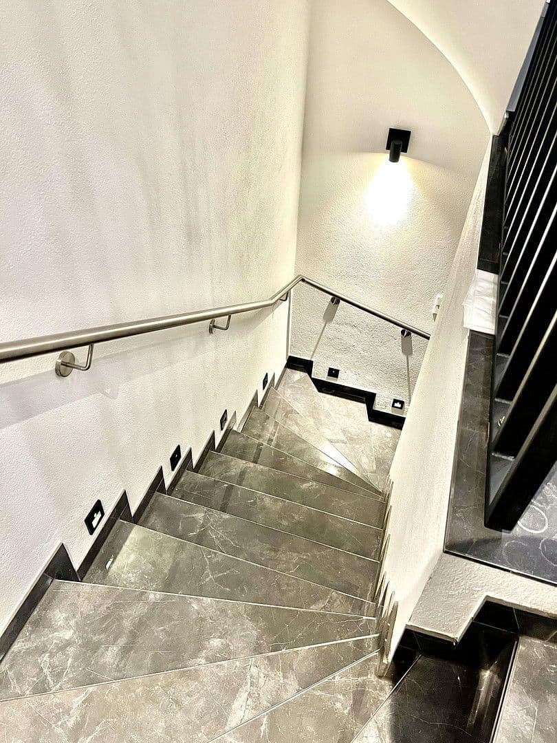 Prenájom domu 200 m², pozemek 150 m², Auf der Weingartsweide 20 A, Neuberg, Hesensko Prenájom domu 200 m², pozemek 150 m², Auf der Weingartsweide 20 A, Neuberg, Hesensko