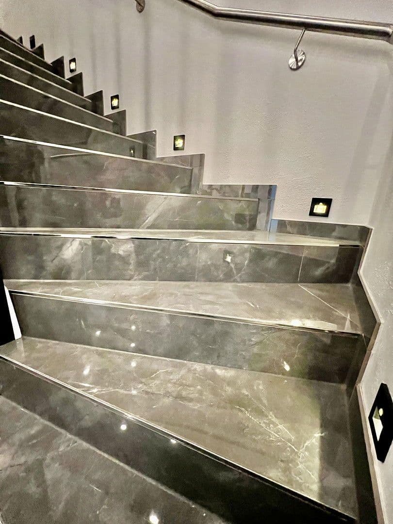 Prenájom domu 200 m², pozemek 150 m², Auf der Weingartsweide 20 A, Neuberg, Hesensko Prenájom domu 200 m², pozemek 150 m², Auf der Weingartsweide 20 A, Neuberg, Hesensko