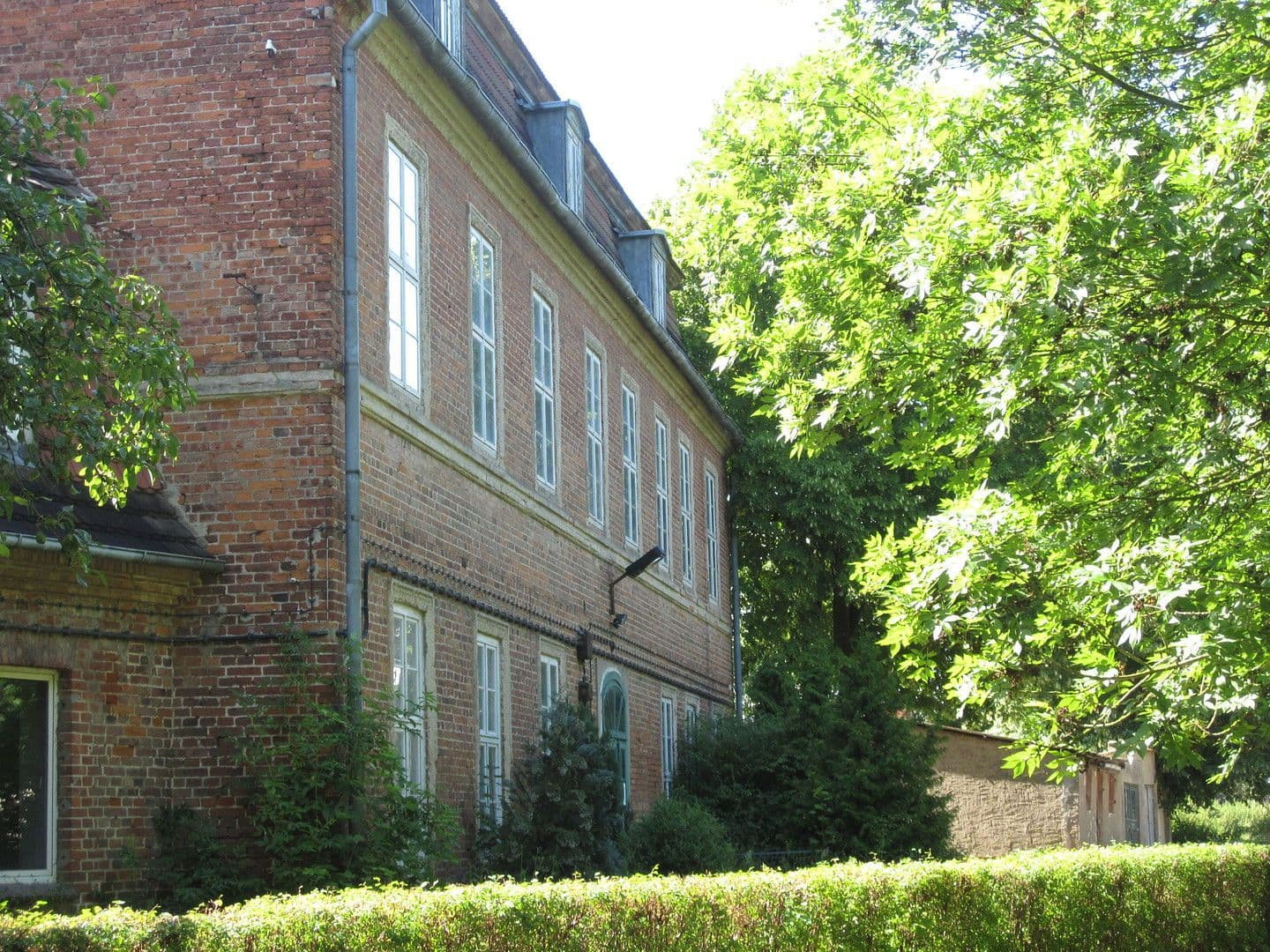 Predaj domu 3.600 m², pozemek 8.126 m², Zettemin, Meklenbursko-Predpomoransko Predaj domu 3.600 m², pozemek 8.126 m², Zettemin, Meklenbursko-Predpomoransko