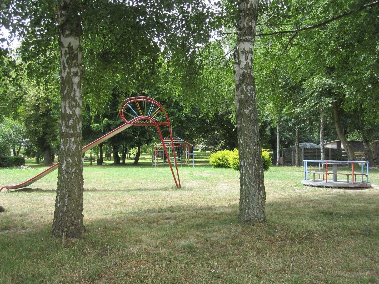 Predaj domu 3.600 m², pozemek 8.126 m², Zettemin, Meklenbursko-Predpomoransko Predaj domu 3.600 m², pozemek 8.126 m², Zettemin, Meklenbursko-Predpomoransko