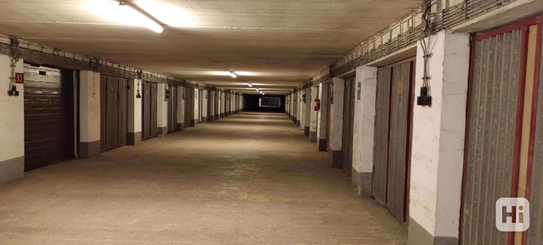 Prenájom garáže 17 m², Chalupkova, Praha, Praha Prenájom garáže 17 m², Chalupkova, Praha, Praha