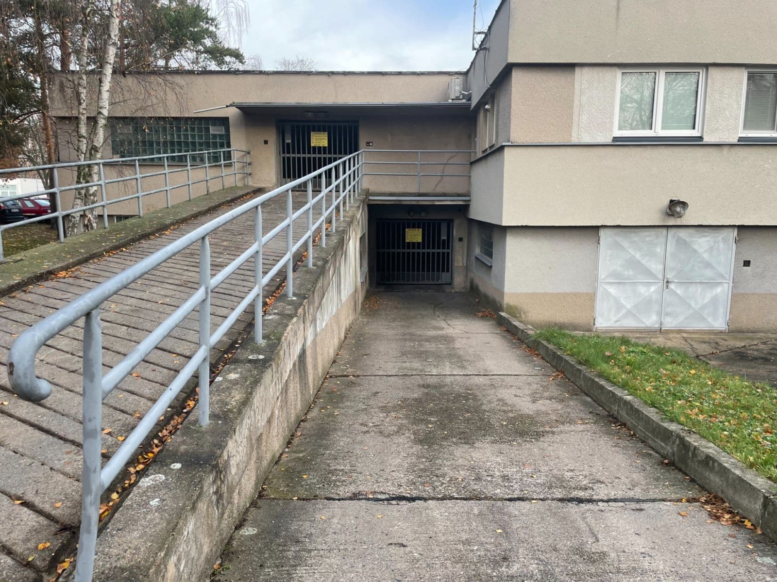 Prenájom garáže 18 m², Pardubice, Pardubický kraj Prenájom garáže 18 m², Pardubice, Pardubický kraj