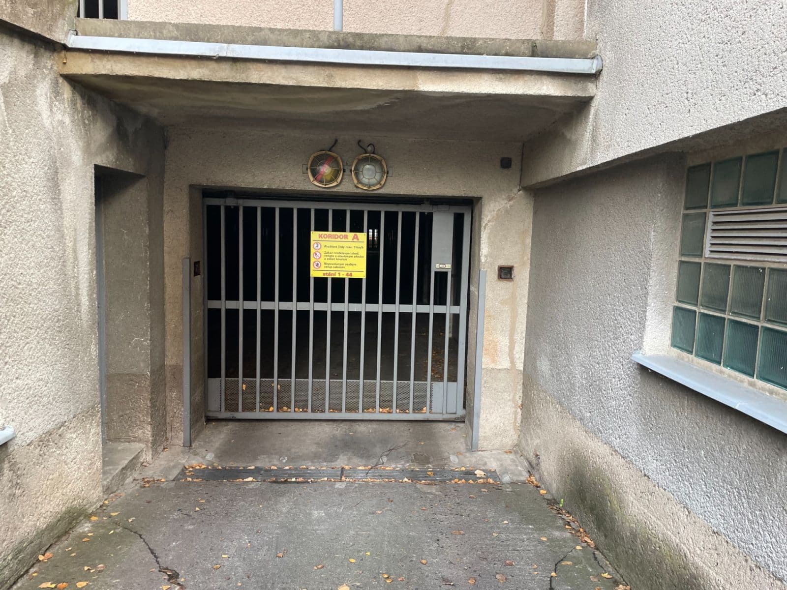 Prenájom garáže 18 m², Pardubice, Pardubický kraj Prenájom garáže 18 m², Pardubice, Pardubický kraj