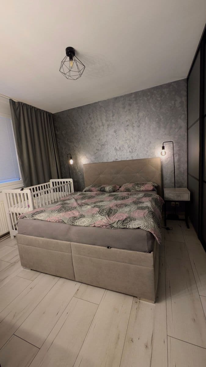 Prenájom bytu 3-izbový 68 m², Kresánkova, Karlova Ves, Bratislavský kraj Prenájom bytu 3-izbový 68 m², Kresánkova, Karlova Ves, Bratislavský kraj