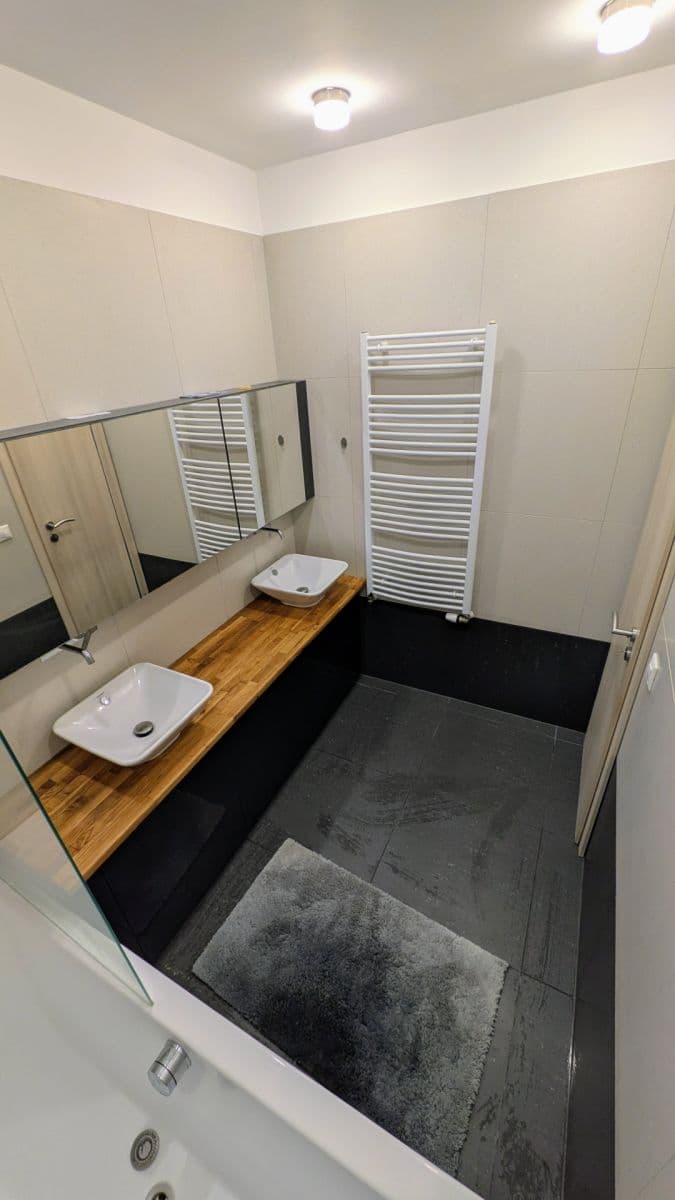 Prenájom bytu 3-izbový 68 m², Kresánkova, Karlova Ves, Bratislavský kraj Prenájom bytu 3-izbový 68 m², Kresánkova, Karlova Ves, Bratislavský kraj