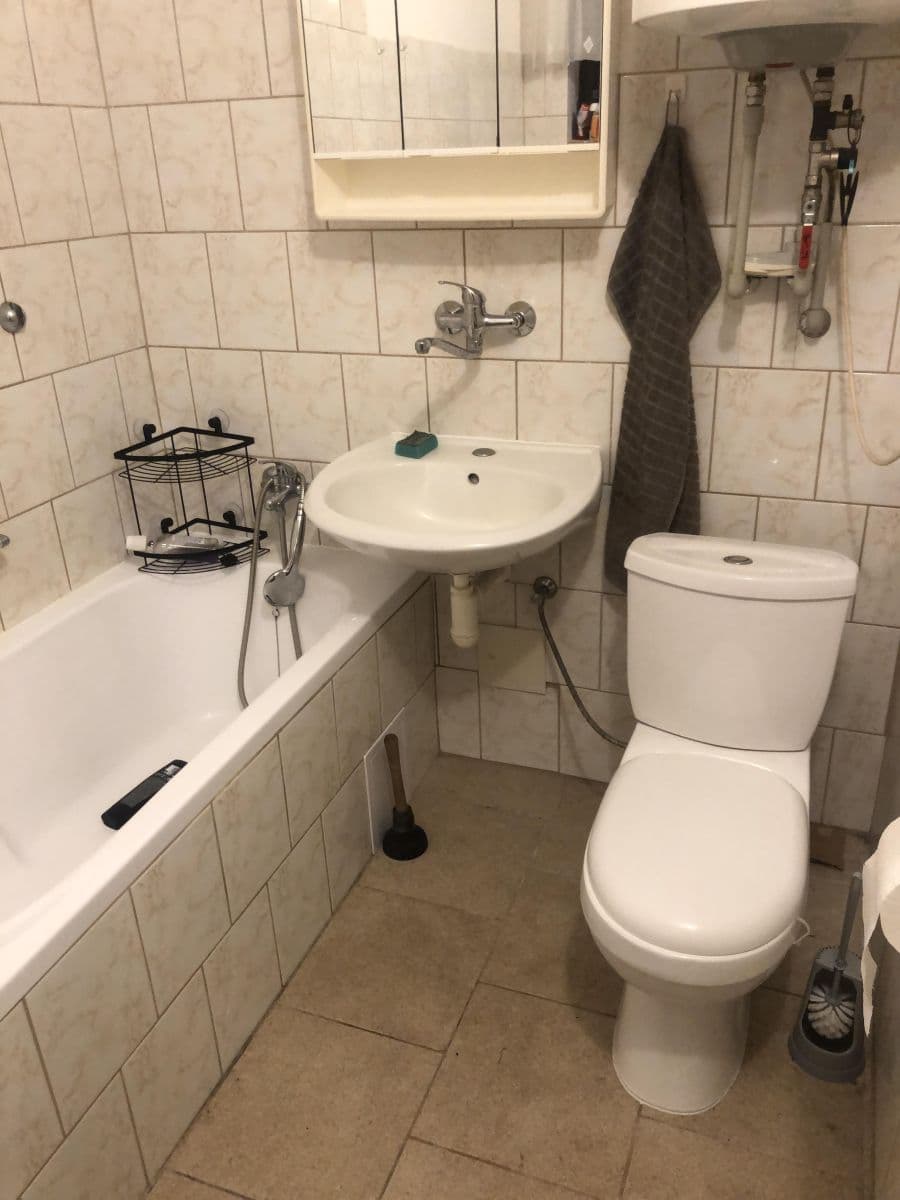 Prenájom bytu 1-izbový 60 m², Hlinecká, Trhová Kamenice, Pardubický kraj Prenájom bytu 1-izbový 60 m², Hlinecká, Trhová Kamenice, Pardubický kraj