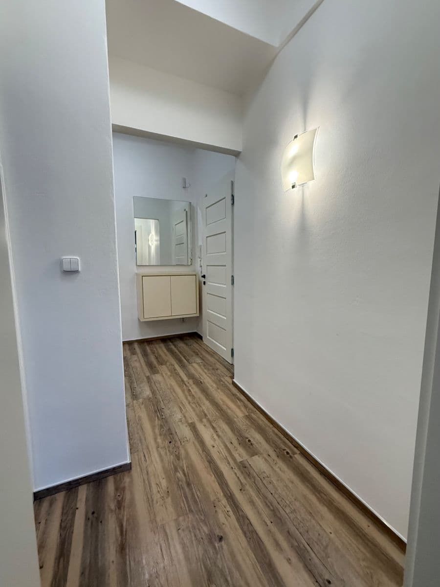 Prenájom bytu 2-izbový 47 m², Na Folimance, Praha, Praha Prenájom bytu 2-izbový 47 m², Na Folimance, Praha, Praha