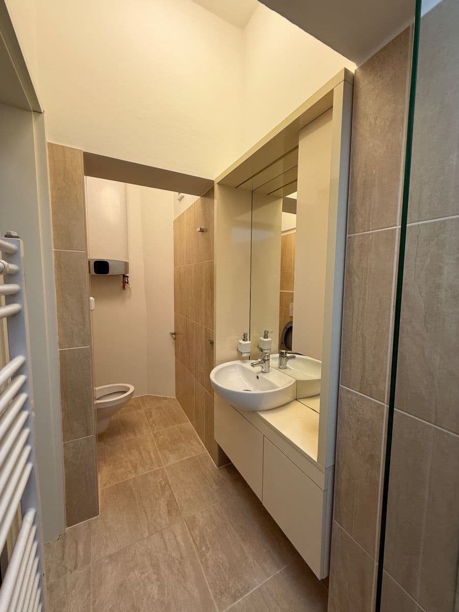 Prenájom bytu 2-izbový 47 m², Na Folimance, Praha, Praha Prenájom bytu 2-izbový 47 m², Na Folimance, Praha, Praha