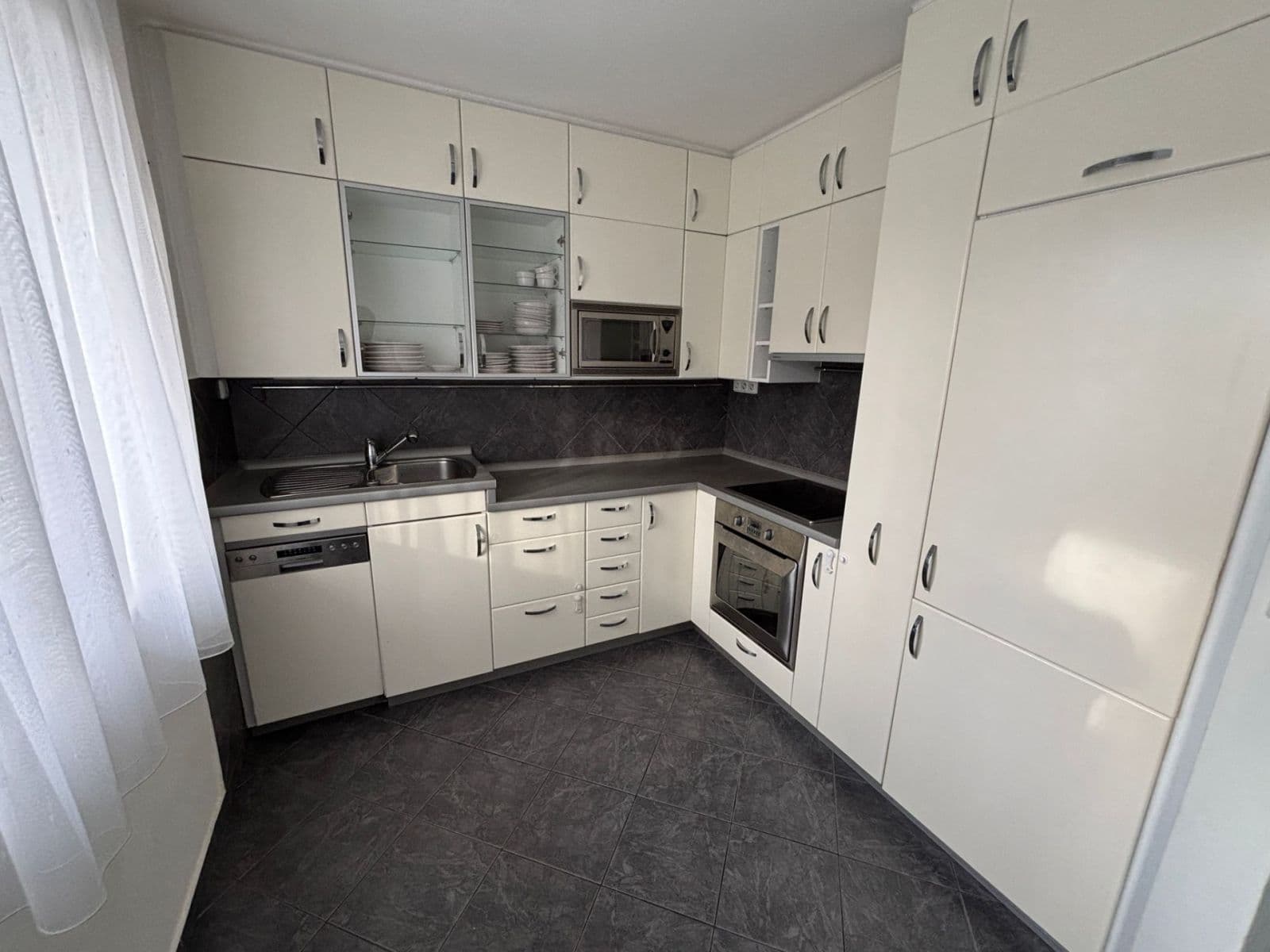 Prenájom bytu 3-izbový 65 m², José Martího, Praha, Praha Prenájom bytu 3-izbový 65 m², José Martího, Praha, Praha