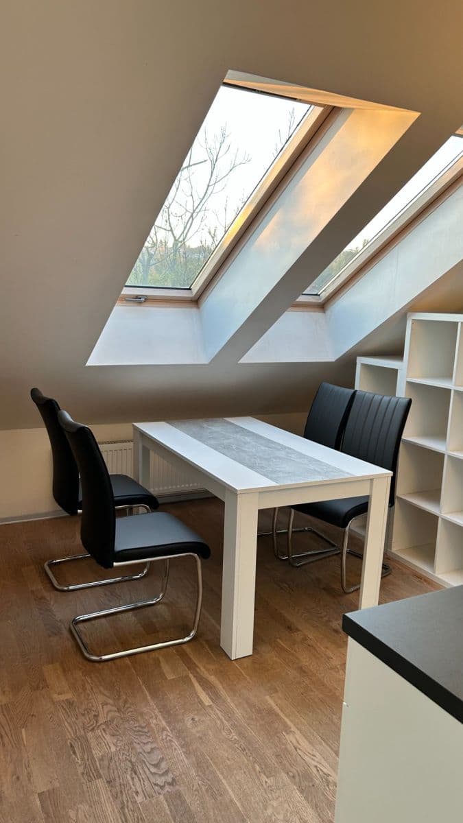 Predaj bytu 1-izbový 58 m², Velvarská, Praha, Praha Predaj bytu 1-izbový 58 m², Velvarská, Praha, Praha