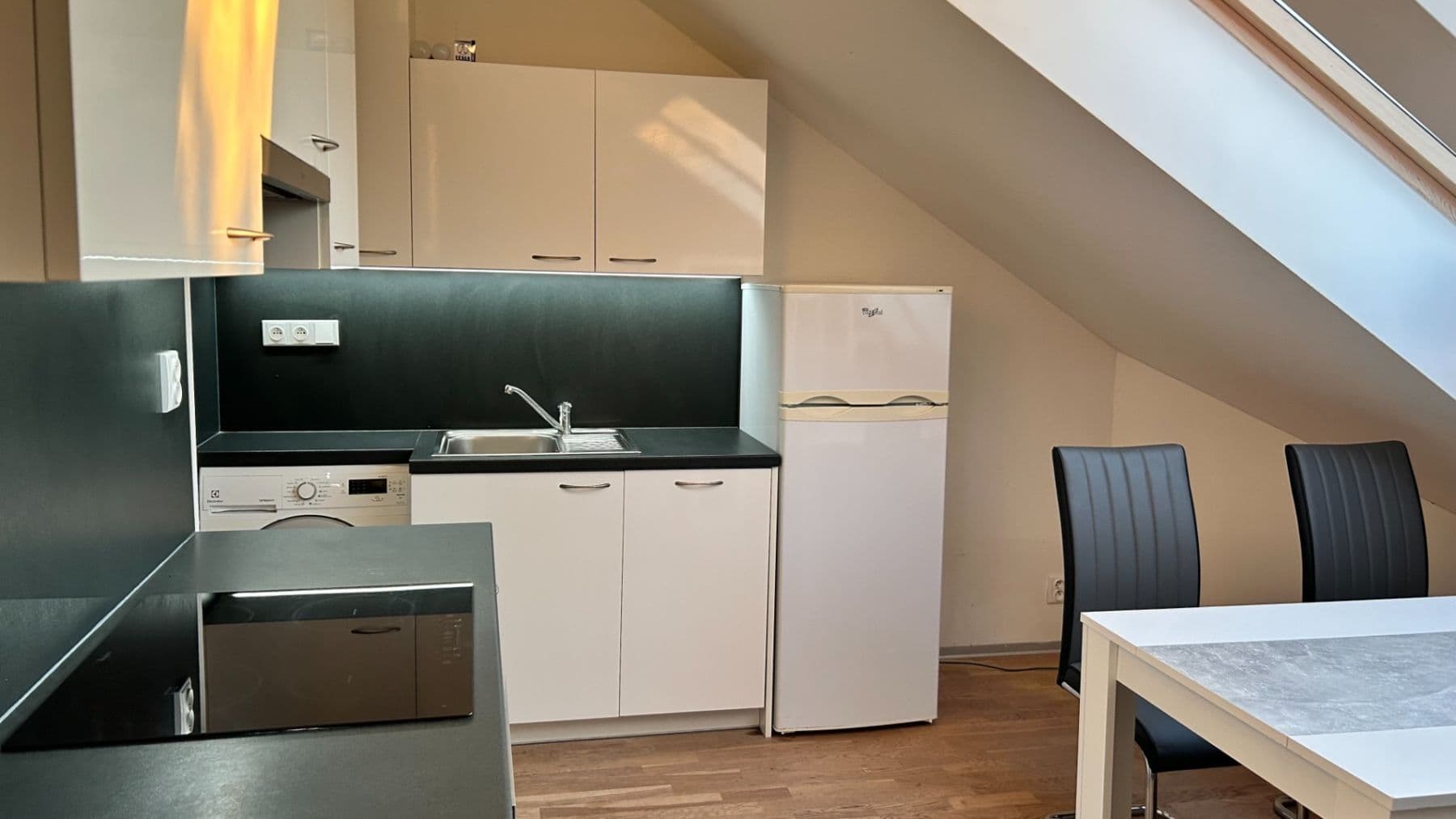 Predaj bytu 1-izbový 58 m², Velvarská, Praha, Praha Predaj bytu 1-izbový 58 m², Velvarská, Praha, Praha