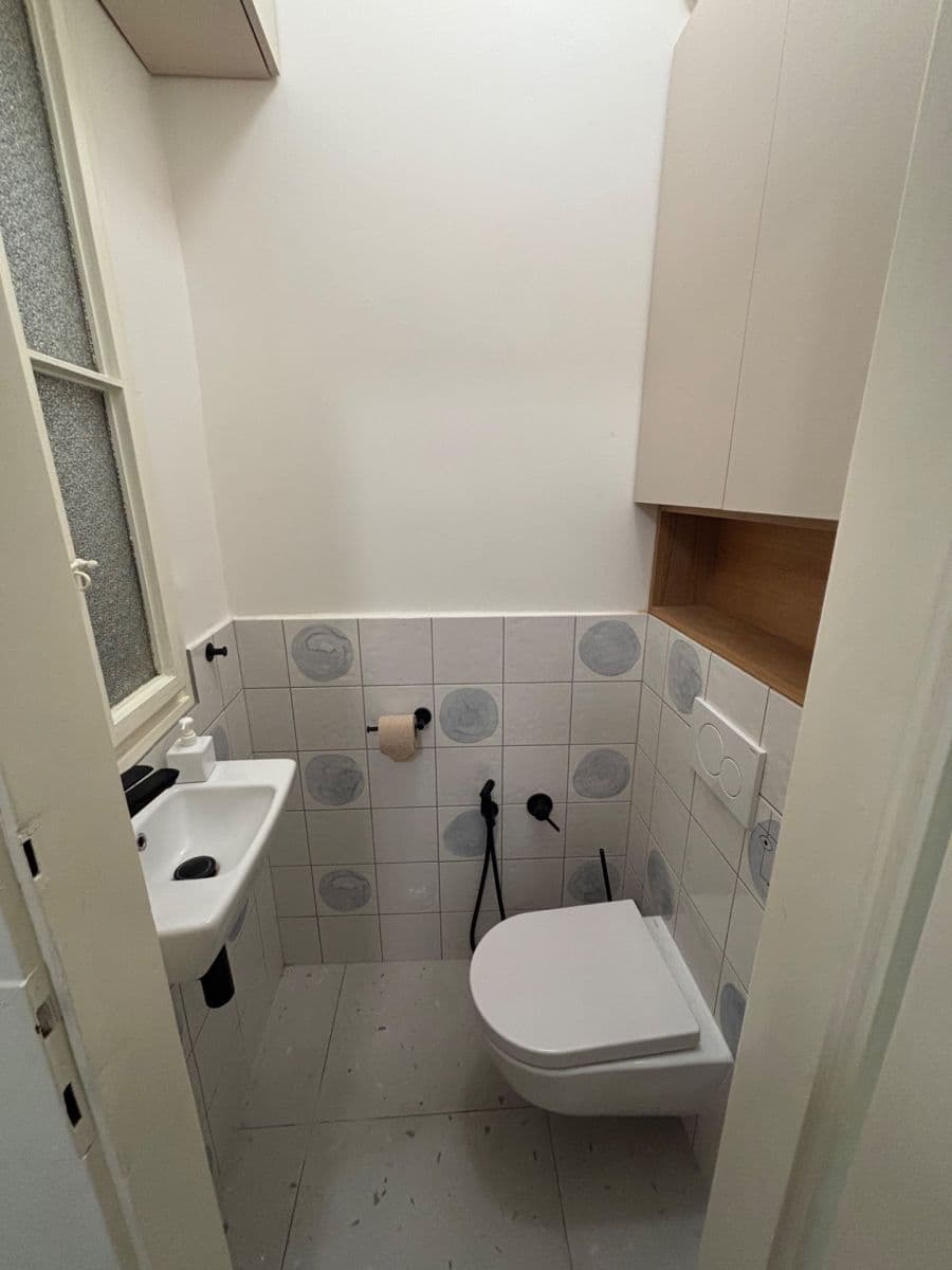 Prenájom bytu 2-izbový 50 m², Baranova, Praha, Praha Prenájom bytu 2-izbový 50 m², Baranova, Praha, Praha