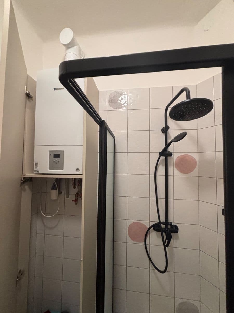 Prenájom bytu 2-izbový 50 m², Baranova, Praha, Praha Prenájom bytu 2-izbový 50 m², Baranova, Praha, Praha