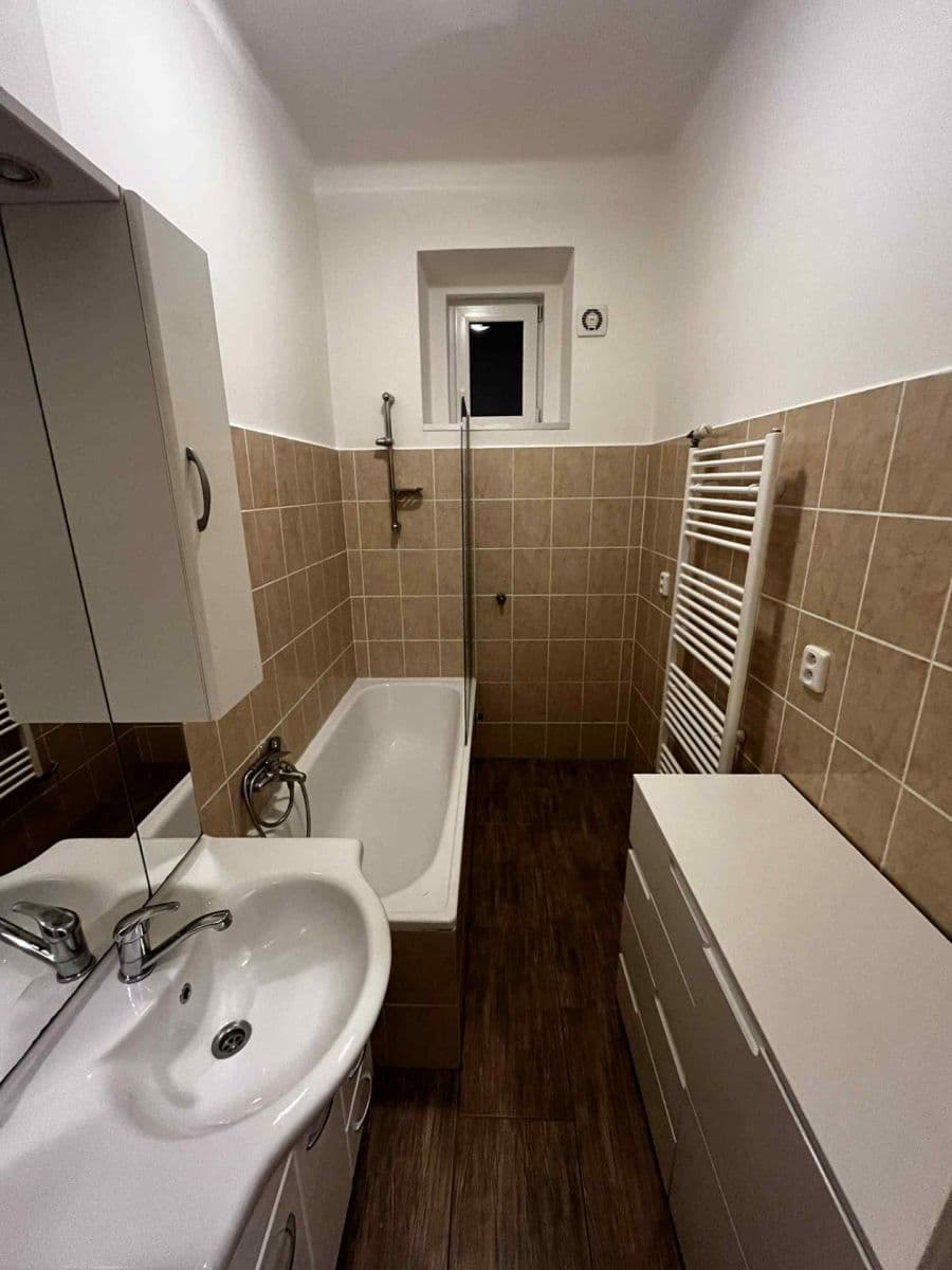 Prenájom bytu 2-izbový 60 m², Zvonická, Praha, Praha Prenájom bytu 2-izbový 60 m², Zvonická, Praha, Praha
