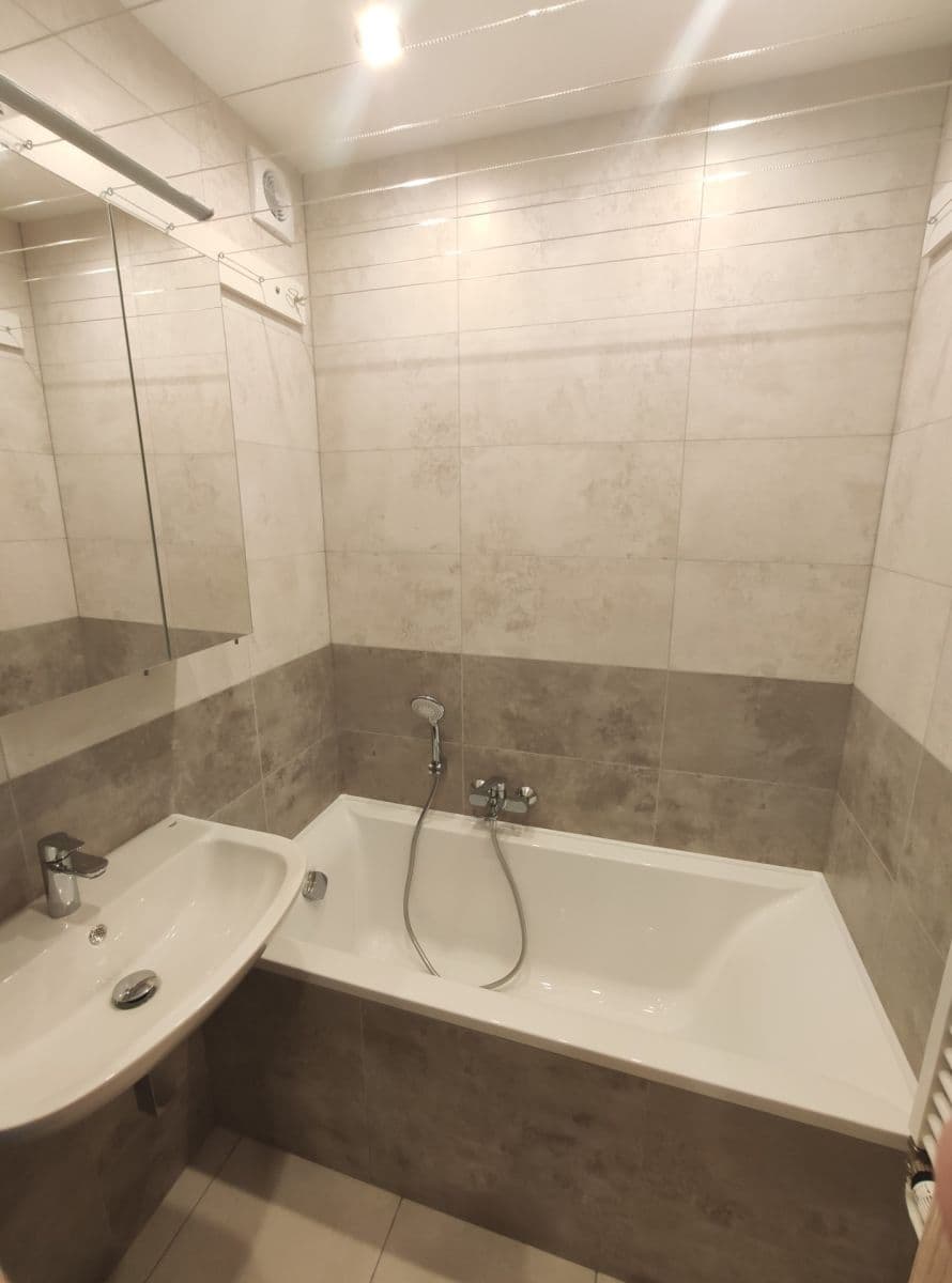 Prenájom bytu 2-izbový 56 m², Závodní, Ostrava, Moravskoslezský kraj Prenájom bytu 2-izbový 56 m², Závodní, Ostrava, Moravskoslezský kraj