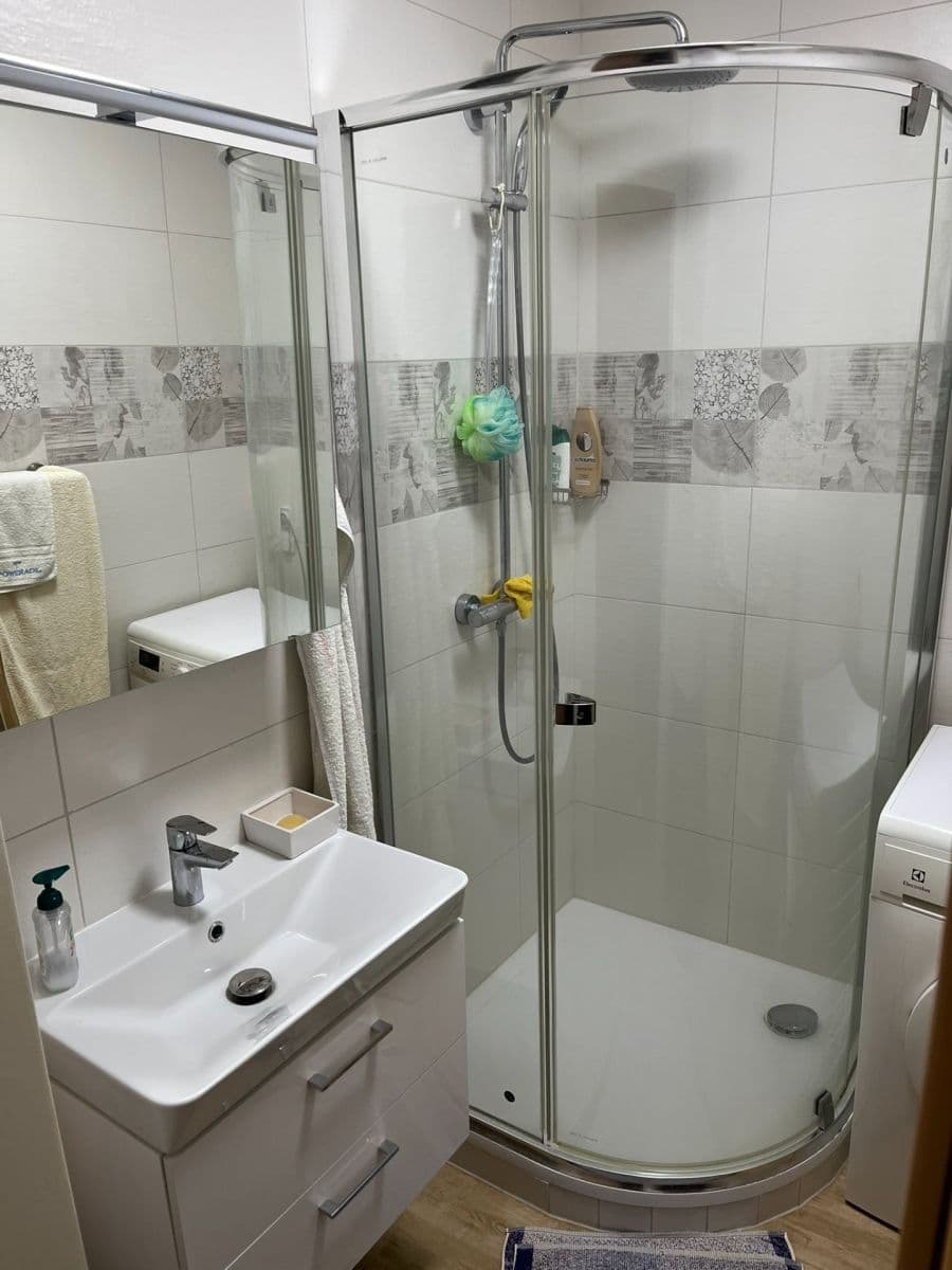 Prenájom bytu 3-izbový 74 m², Přecechtělova, Praha, Praha Prenájom bytu 3-izbový 74 m², Přecechtělova, Praha, Praha