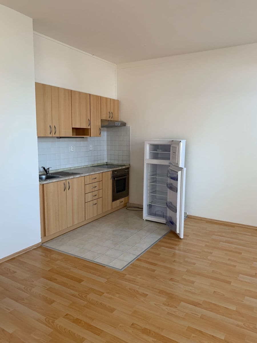 Predaj bytu 1-izbový 34 m², Padovská, Praha, Praha Predaj bytu 1-izbový 34 m², Padovská, Praha, Praha