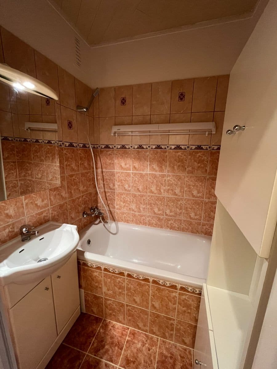 Prenájom bytu 1-izbový 35 m², Okružní, Ivančice, Jihomoravský kraj Prenájom bytu 1-izbový 35 m², Okružní, Ivančice, Jihomoravský kraj