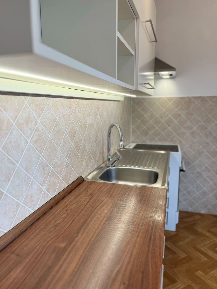 Prenájom bytu 1-izbový 35 m², Okružní, Ivančice, Jihomoravský kraj Prenájom bytu 1-izbový 35 m², Okružní, Ivančice, Jihomoravský kraj