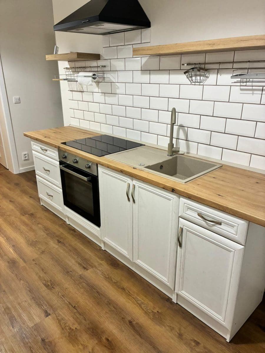 Prenájom bytu 1-izbový 40 m², Na Mokřině, Praha, Praha Prenájom bytu 1-izbový 40 m², Na Mokřině, Praha, Praha