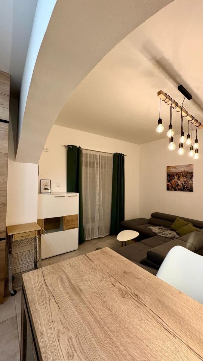 Prenájom bytu 1-izbový 34 m², Konšelská, Praha, Praha Prenájom bytu 1-izbový 34 m², Konšelská, Praha, Praha