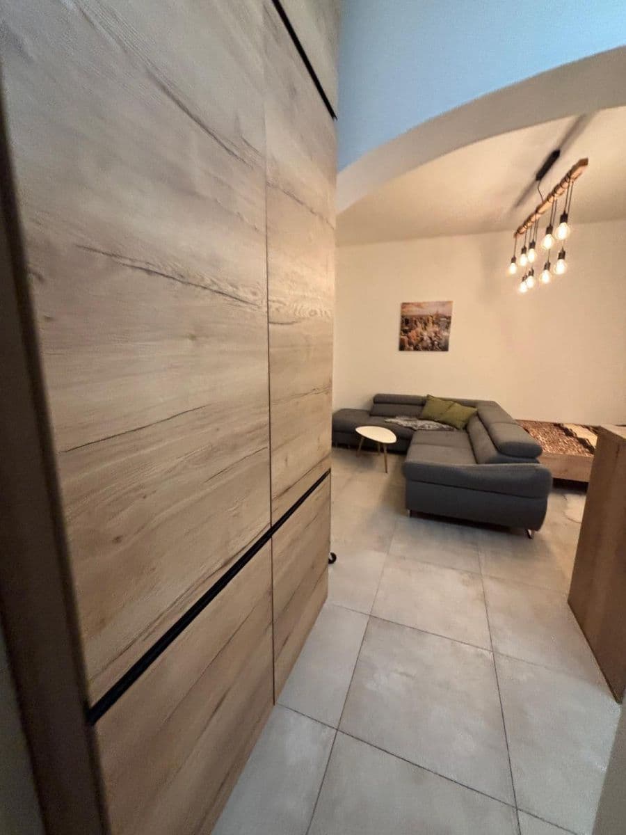 Prenájom bytu 1-izbový 34 m², Konšelská, Praha, Praha Prenájom bytu 1-izbový 34 m², Konšelská, Praha, Praha