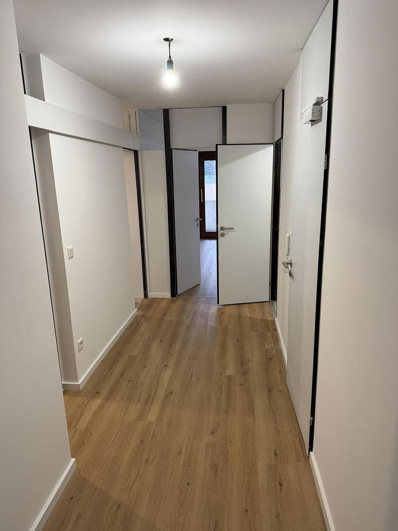 Prenájom bytu 3-izbový 88 m², Friedrich-Ebert-Str. 17, Schwalbach am Taunus, Hesensko Prenájom bytu 3-izbový 88 m², Friedrich-Ebert-Str. 17, Schwalbach am Taunus, Hesensko