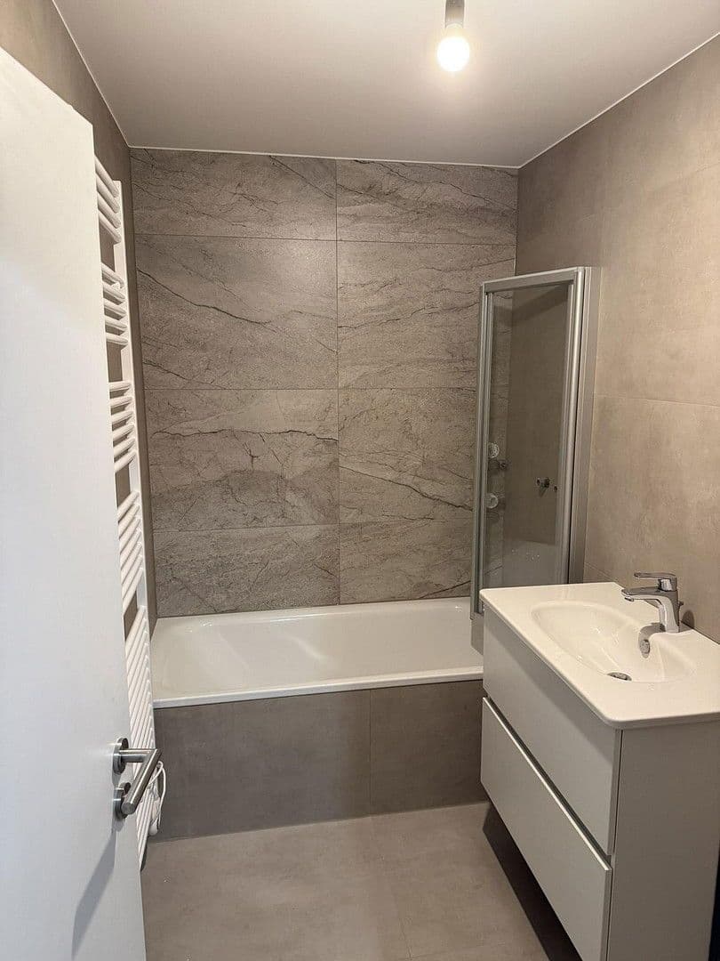 Prenájom bytu 3-izbový 88 m², Friedrich-Ebert-Str. 17, Schwalbach am Taunus, Hesensko Prenájom bytu 3-izbový 88 m², Friedrich-Ebert-Str. 17, Schwalbach am Taunus, Hesensko