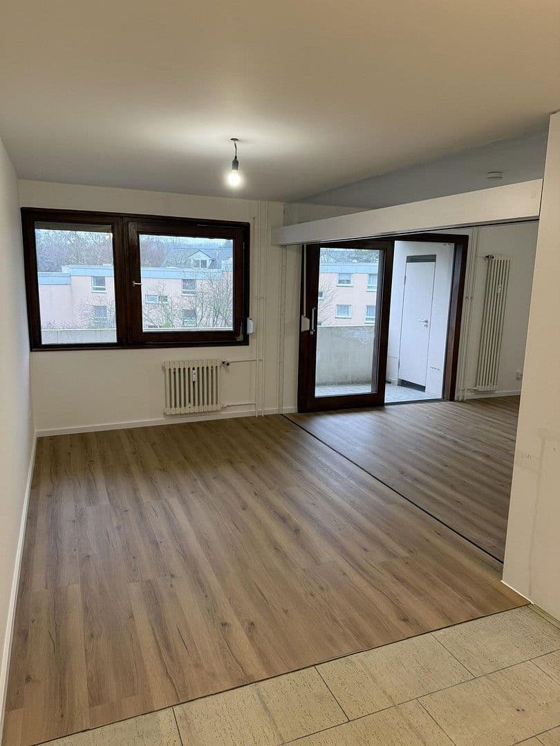 Prenájom bytu 3-izbový 88 m², Friedrich-Ebert-Str. 17, Schwalbach am Taunus, Hesensko Prenájom bytu 3-izbový 88 m², Friedrich-Ebert-Str. 17, Schwalbach am Taunus, Hesensko